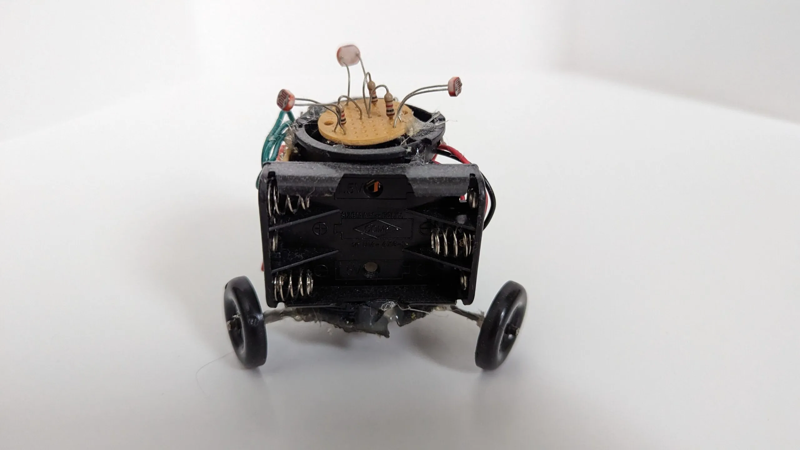 Triclops from behind: the empty AAA holder that doubles as its backbone.