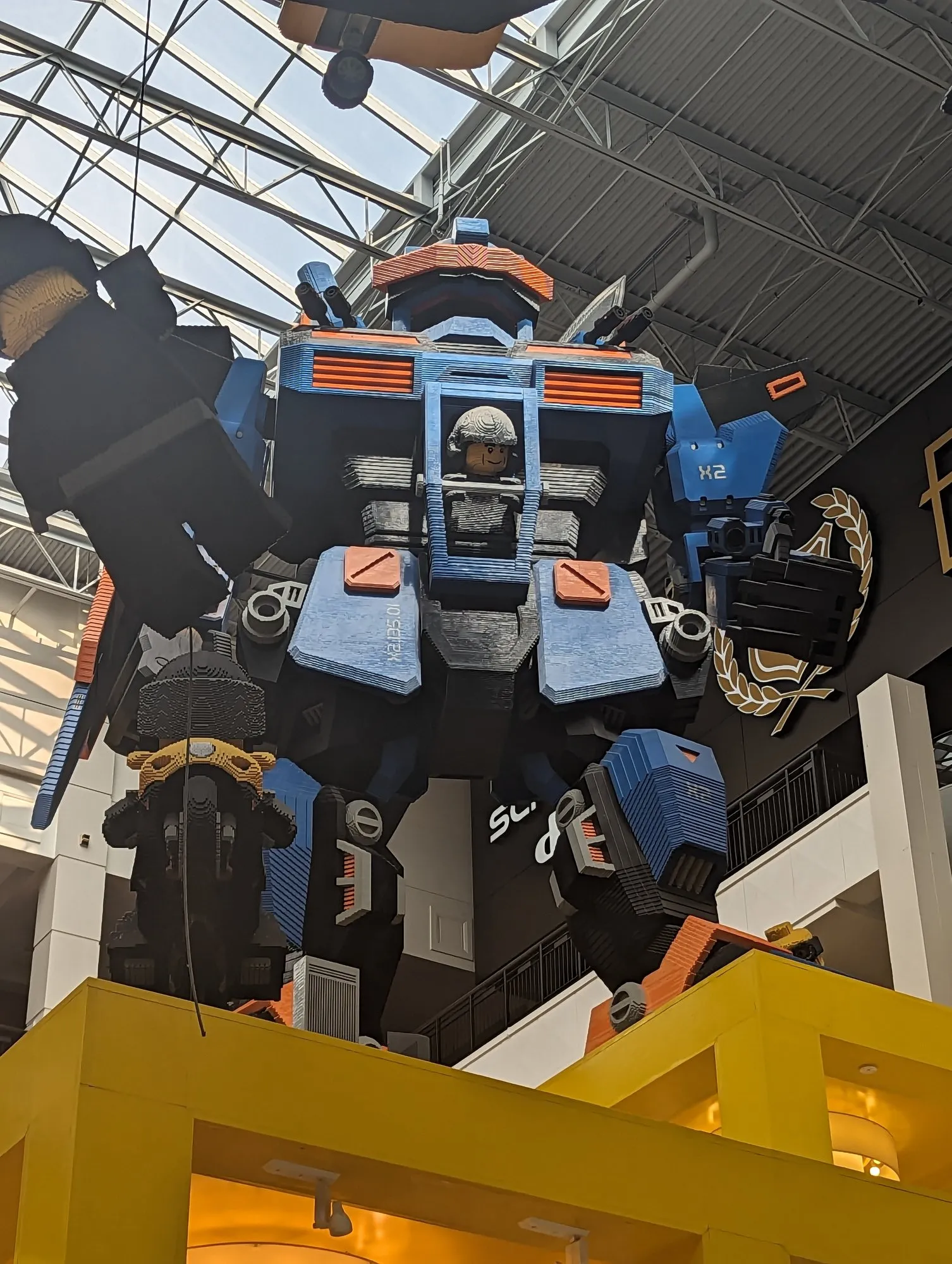 Robots in the Wild ~ The Mech at the Mall